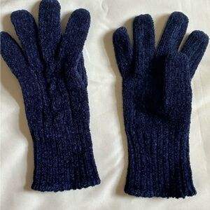 Blue gloves